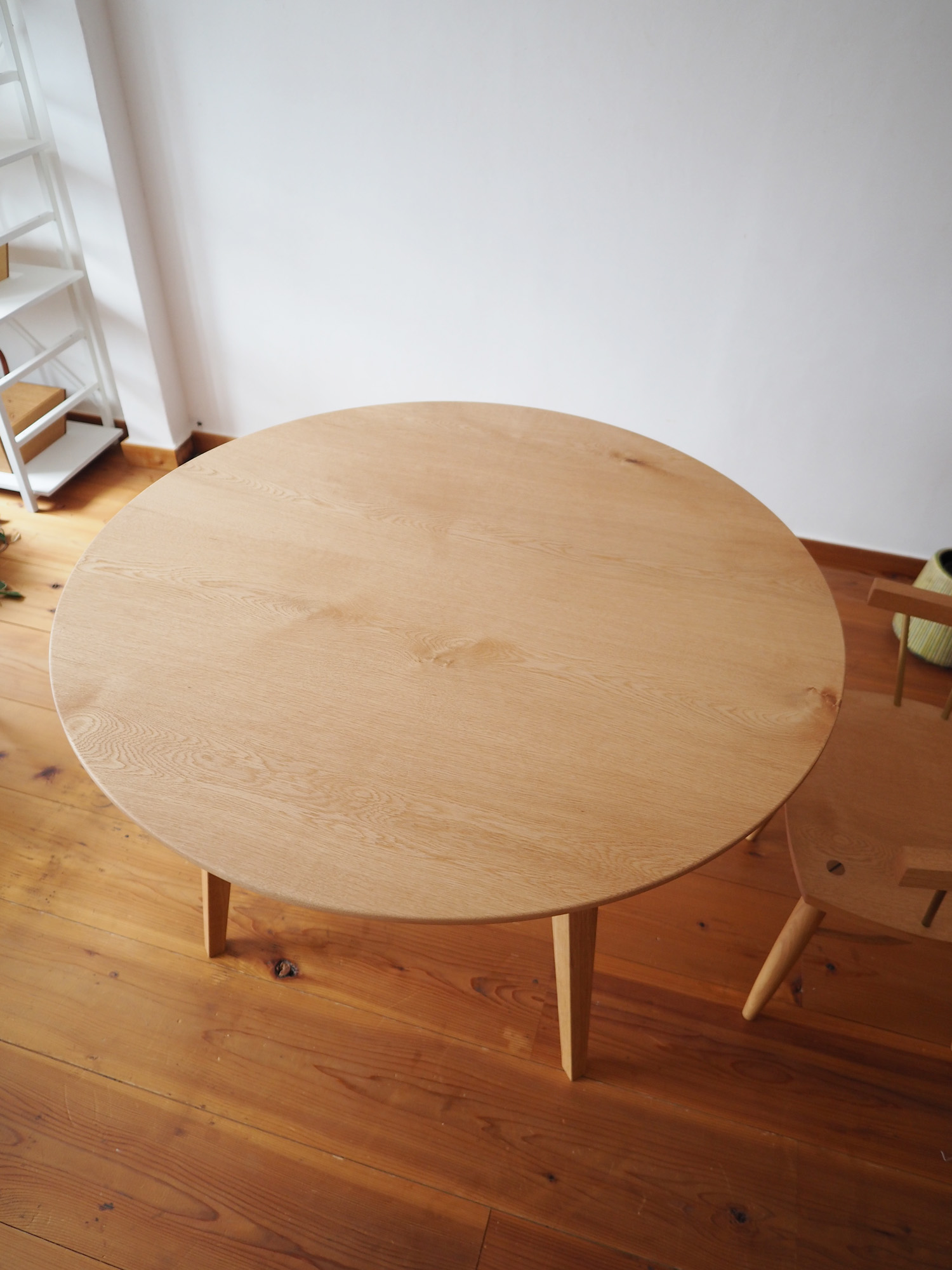 ラウンドテーブル　丸テーブル　ダイニングテーブル　真鍮