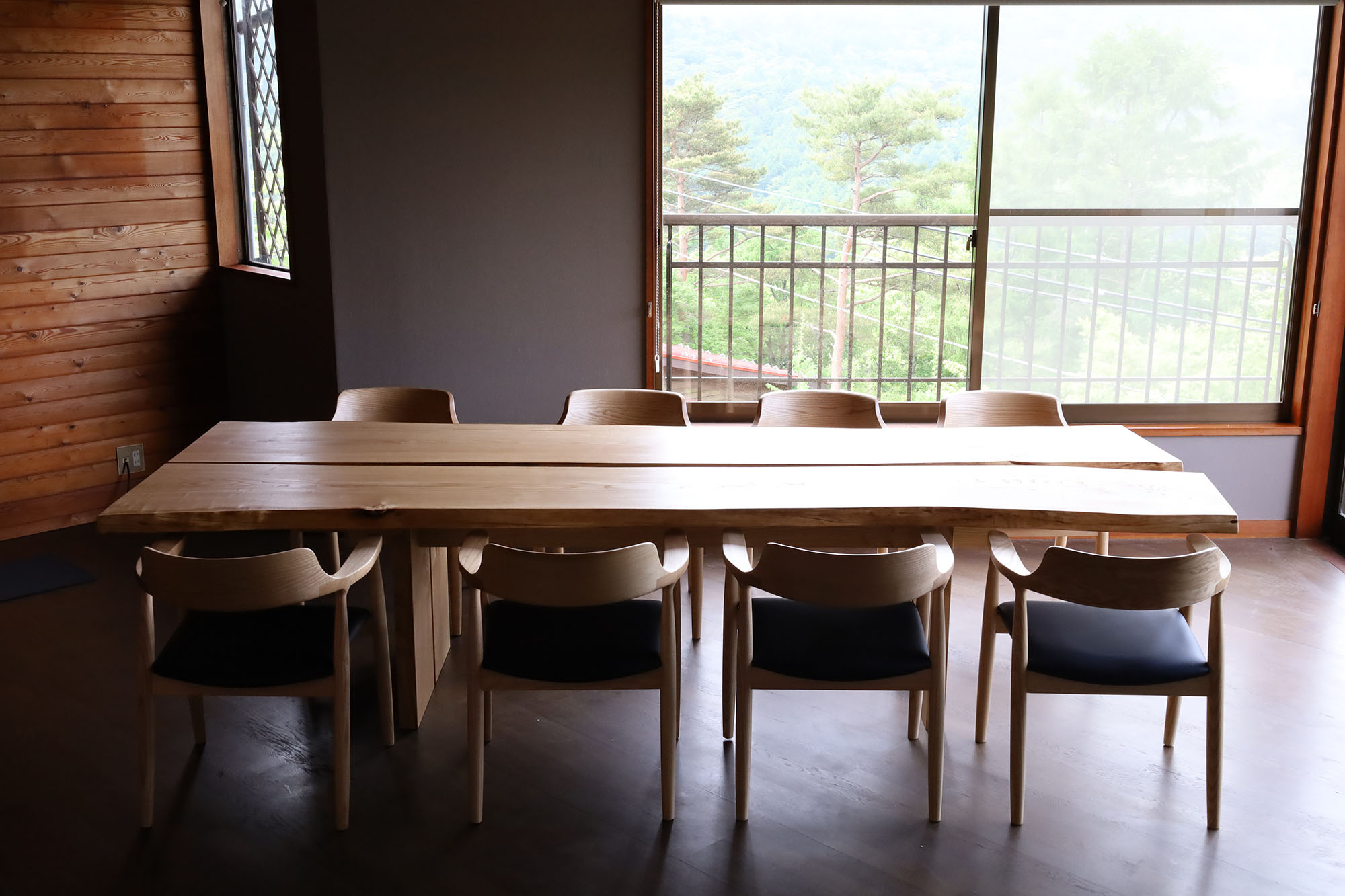 一枚板　ダイニングテーブル　耳付き　オーダー家具