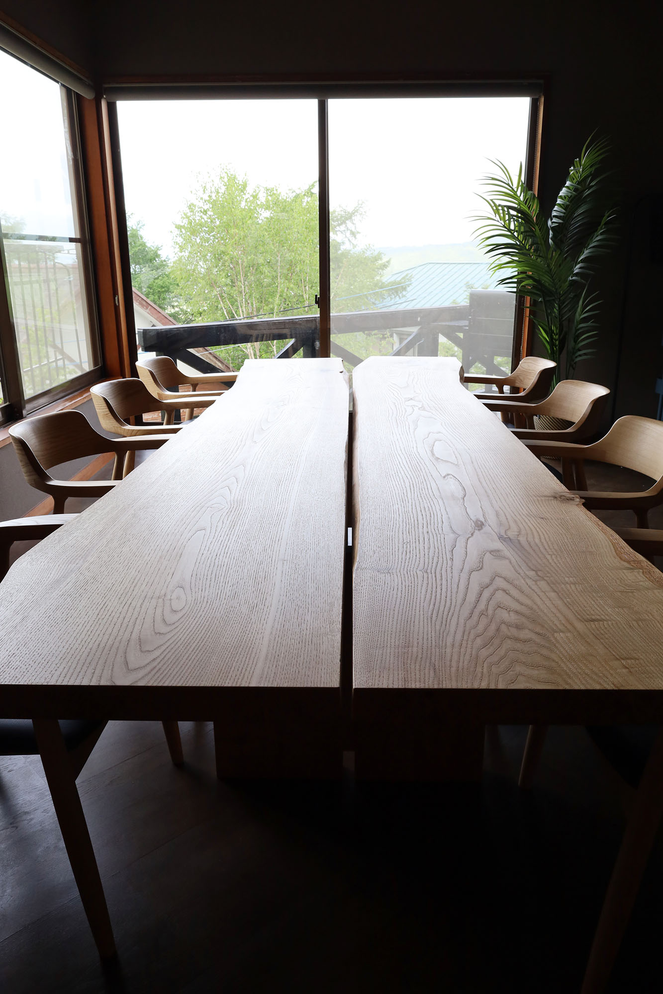 一枚板　ダイニングテーブル　耳付き　オーダー家具