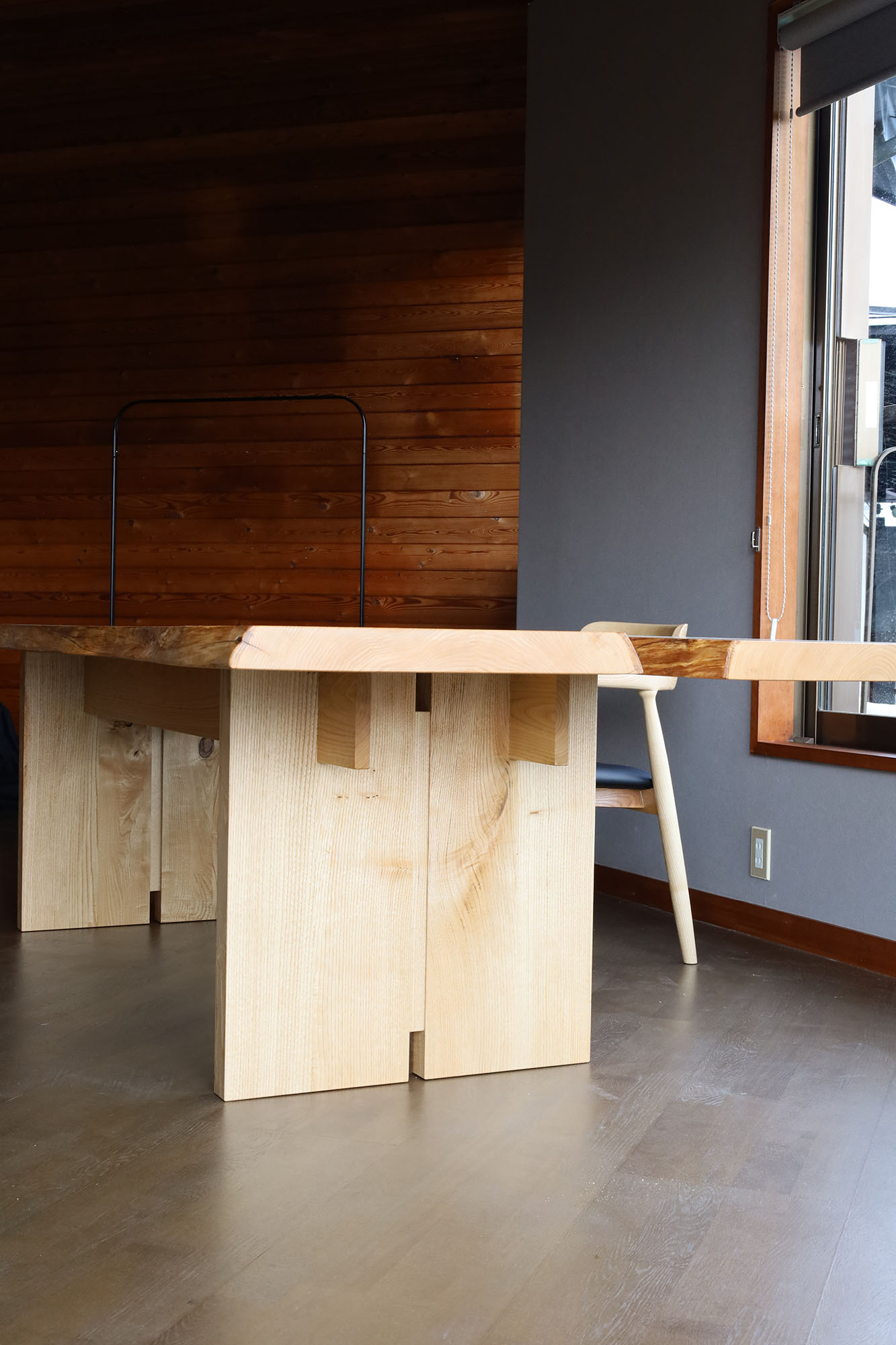 一枚板　ダイニングテーブル　耳付き　オーダー家具